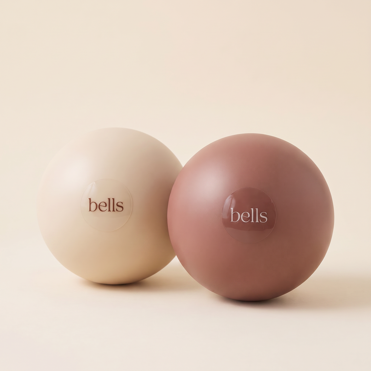 Bells Ball 20 cm nas cores cream e brownie